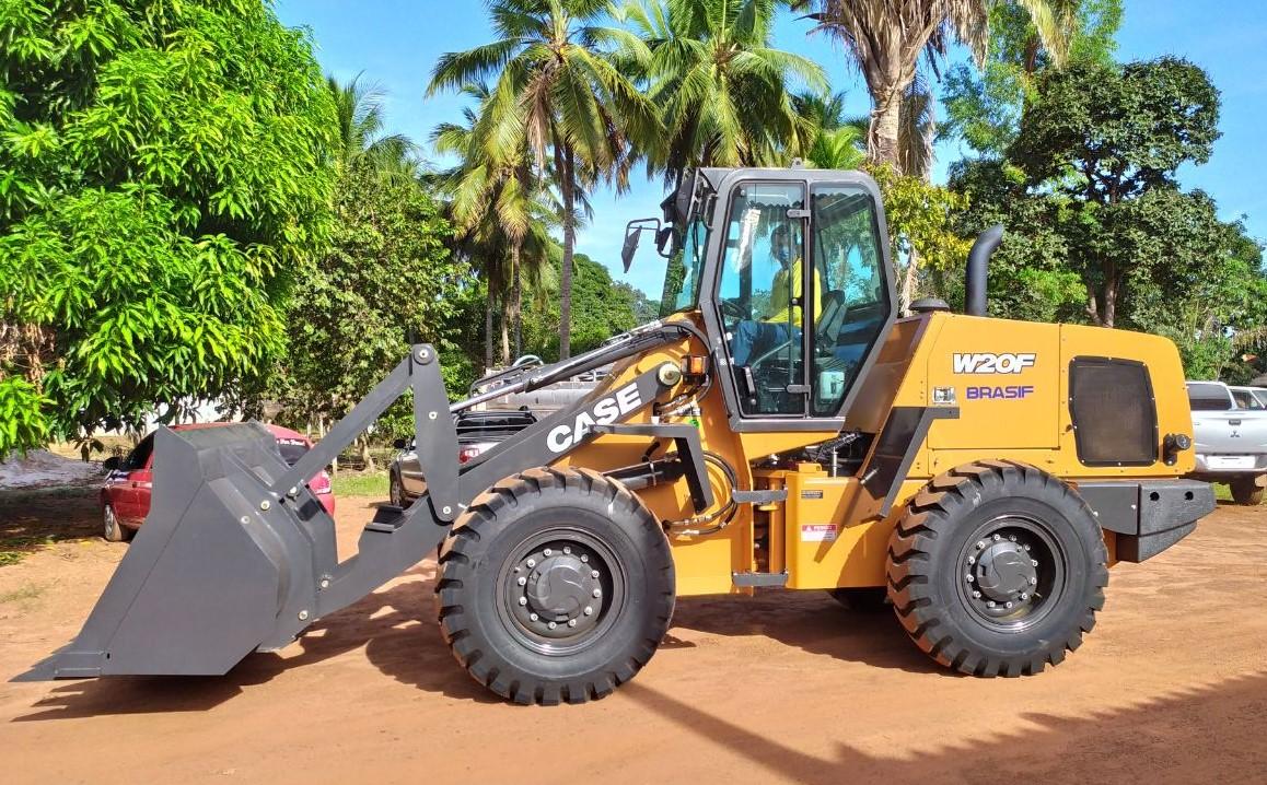 Prefeitura  recebe Pá Carregadeira nova 
 Prefeitura  recebe Pá Carregadeira nova